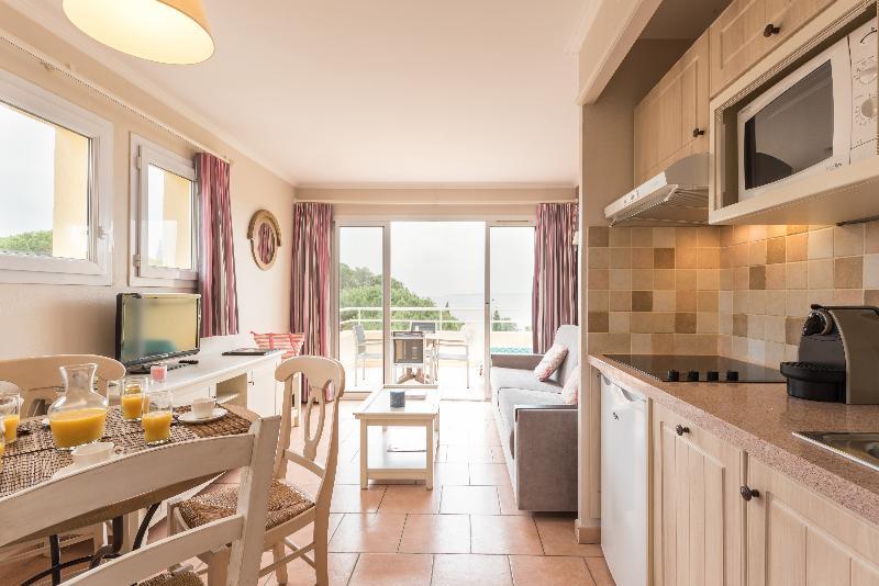 Pierre & Premium Les Calanques Des Issambres Aparthotel 4*